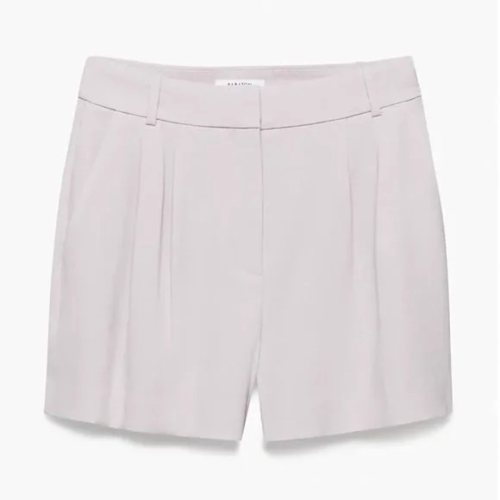 💕💜💕Aritzia Babaton tailored shorts. size 2.